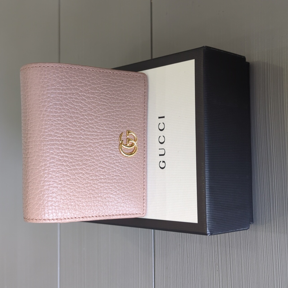 Gucci Marmont GG Porcelain Rose Pebbled Leather Small Compact Card Case Wallet